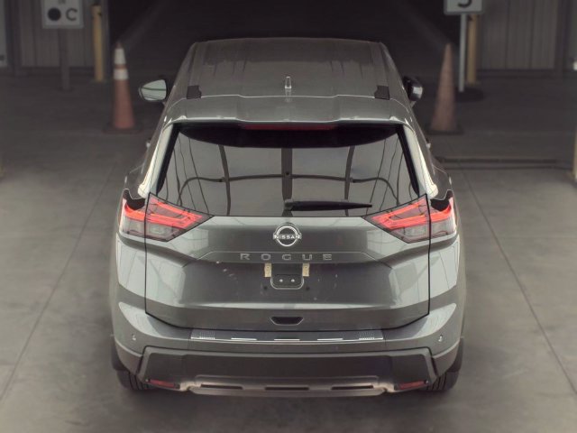 Certified 2026 Nissan Rogue SV FWD image 9