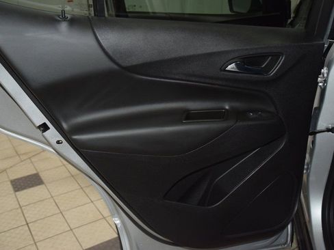 Used 2022 Chevrolet Equinox LT AWD/4WD image 44