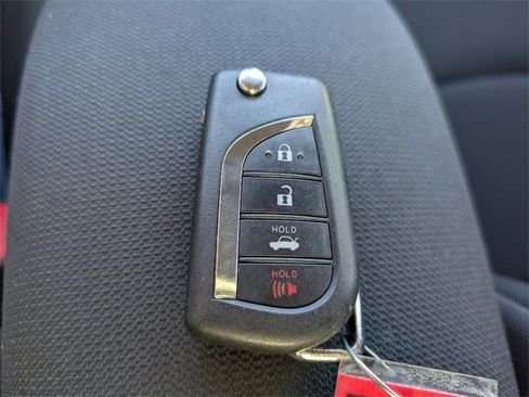 Used 2020 Toyota Corolla LE image 25