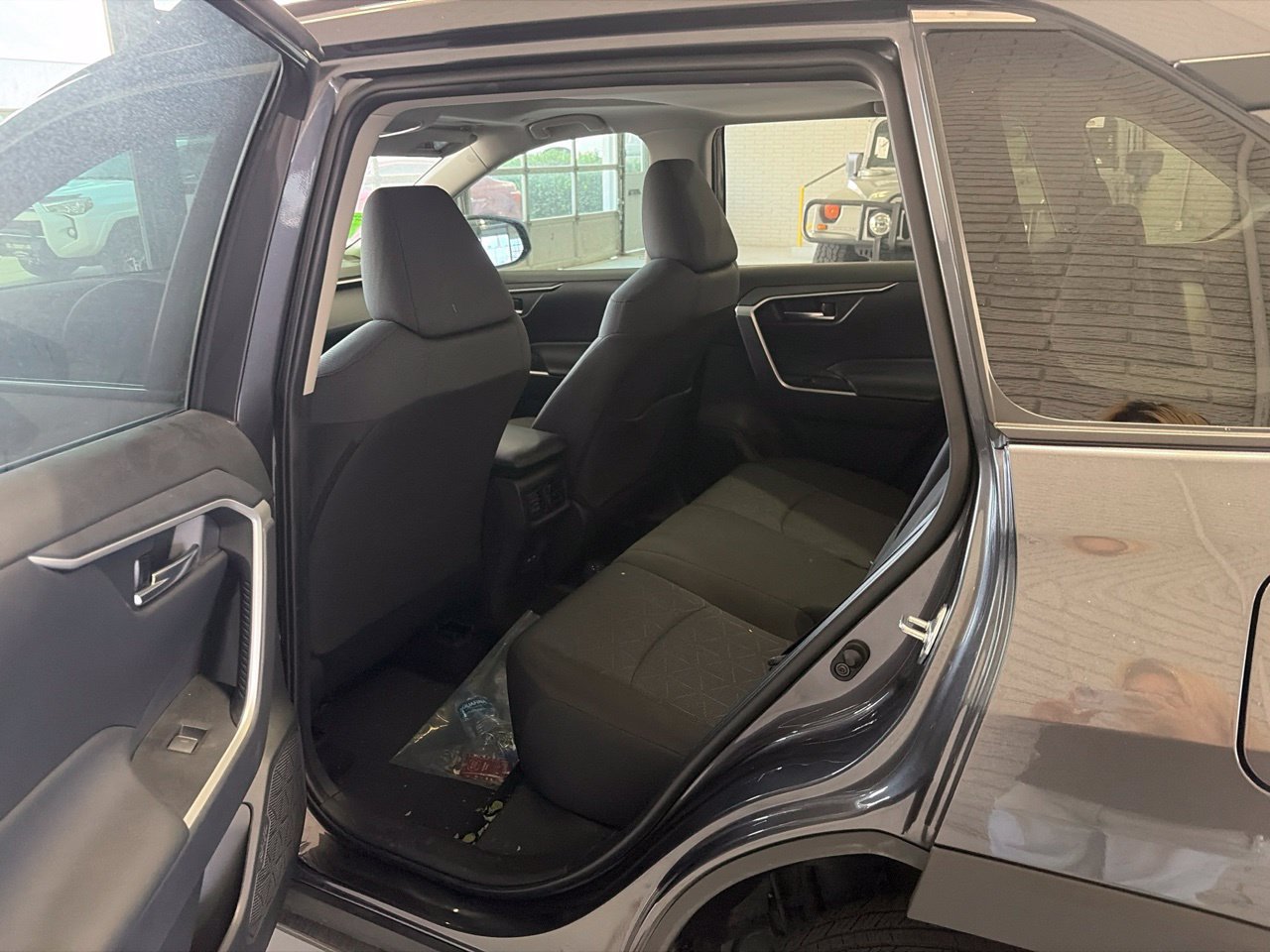 Used 2024 Toyota RAV4 XLE w/ Convenience Package FWD image 8