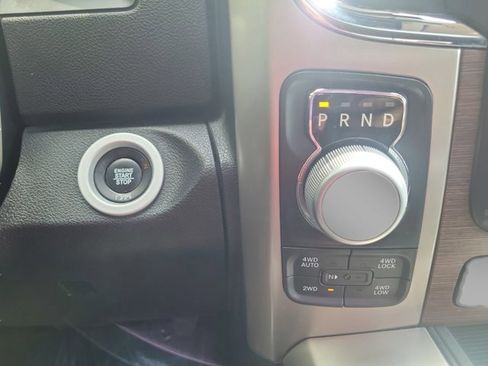 Used 2017 RAM 1500 Laramie w/ Convenience Group AWD/4WD image 32