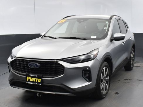 Used 2023 Ford Escape Platinum image 1