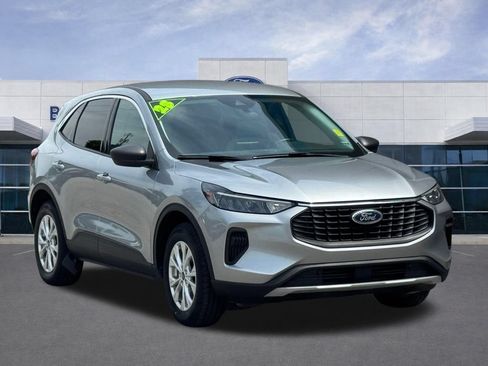 Used 2023 Ford Escape Active AWD/4WD image 2