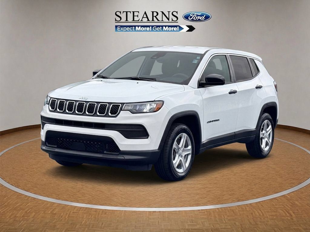 Used 2023 Jeep Compass Sport AWD/4WD image 2