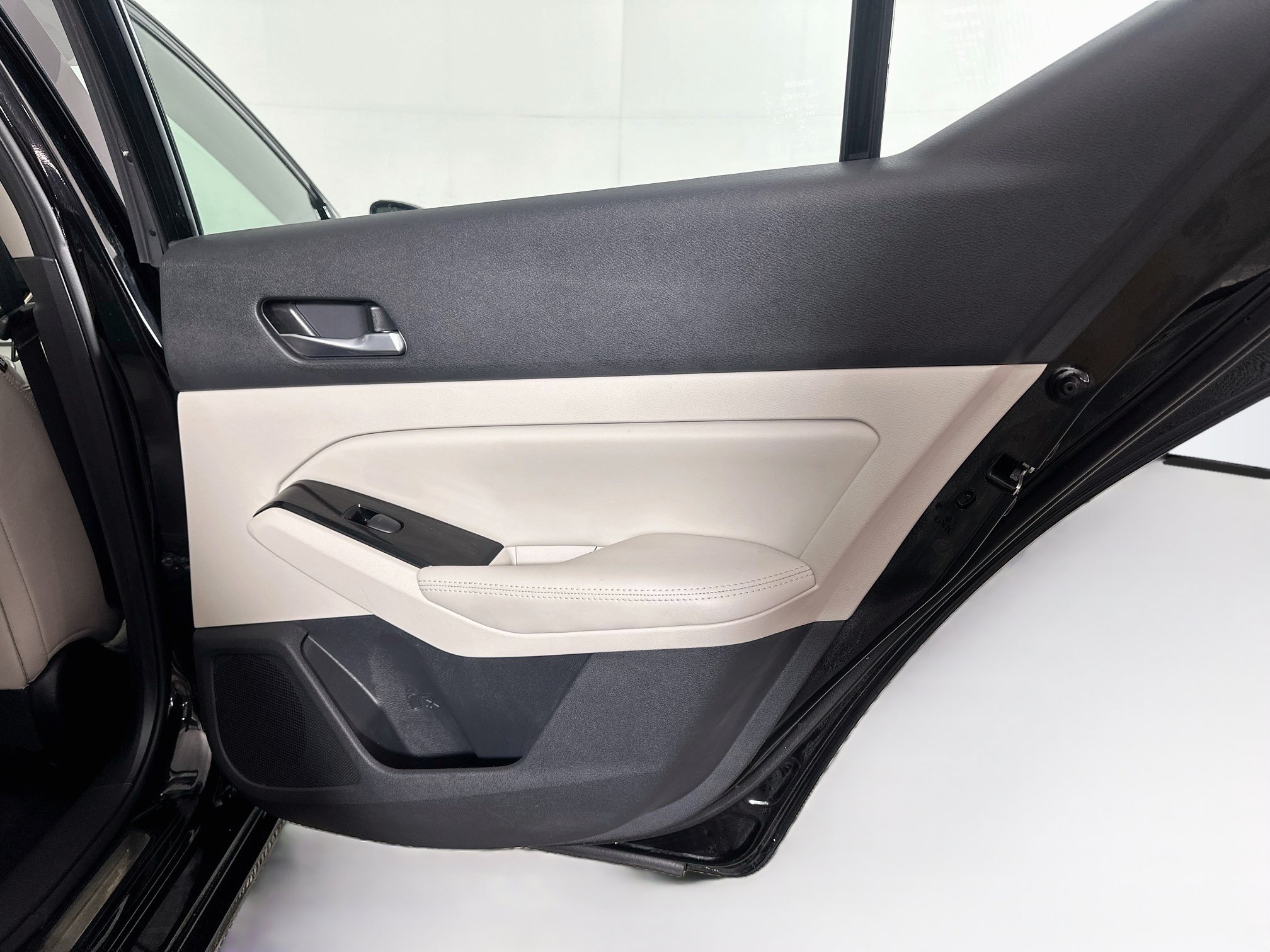 Used 2023 Nissan Altima 2.5 SL FWD image 31
