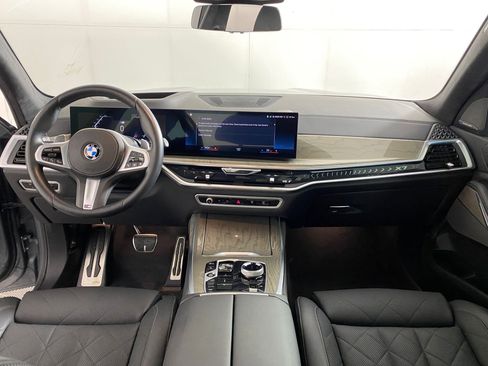 Certified 2023 BMW X7 xDrive40i w/ Executive Package image 15