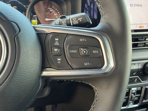 Certified 2025 Jeep Wrangler Unlimited Sahara w/ Safety Group AWD/4WD image 22
