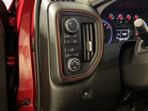 Used 2019 Chevrolet Silverado 1500 Custom w/ Custom Convenience Package AWD/4WD image 30