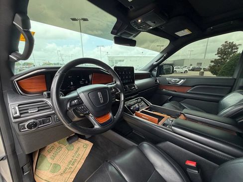 Used 2020 Lincoln Navigator L Reserve RWD image 11