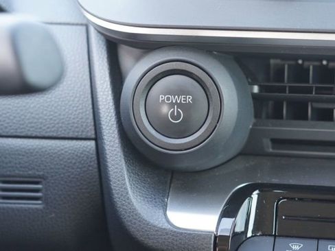 Used 2024 Toyota Prius LE image 18