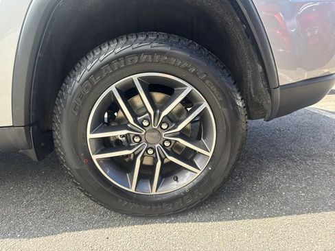 Used 2019 Jeep Grand Cherokee Limited w/ Luxury Group II AWD/4WD image 8