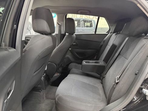 Used 2020 Chevrolet Trax LS w/ Tint and Cruise Package FWD image 9