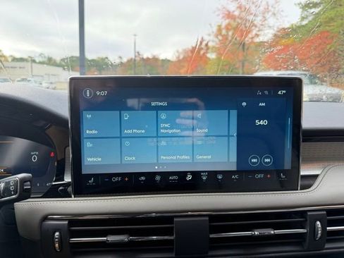 New 2026 Lincoln Corsair Premiere image 16