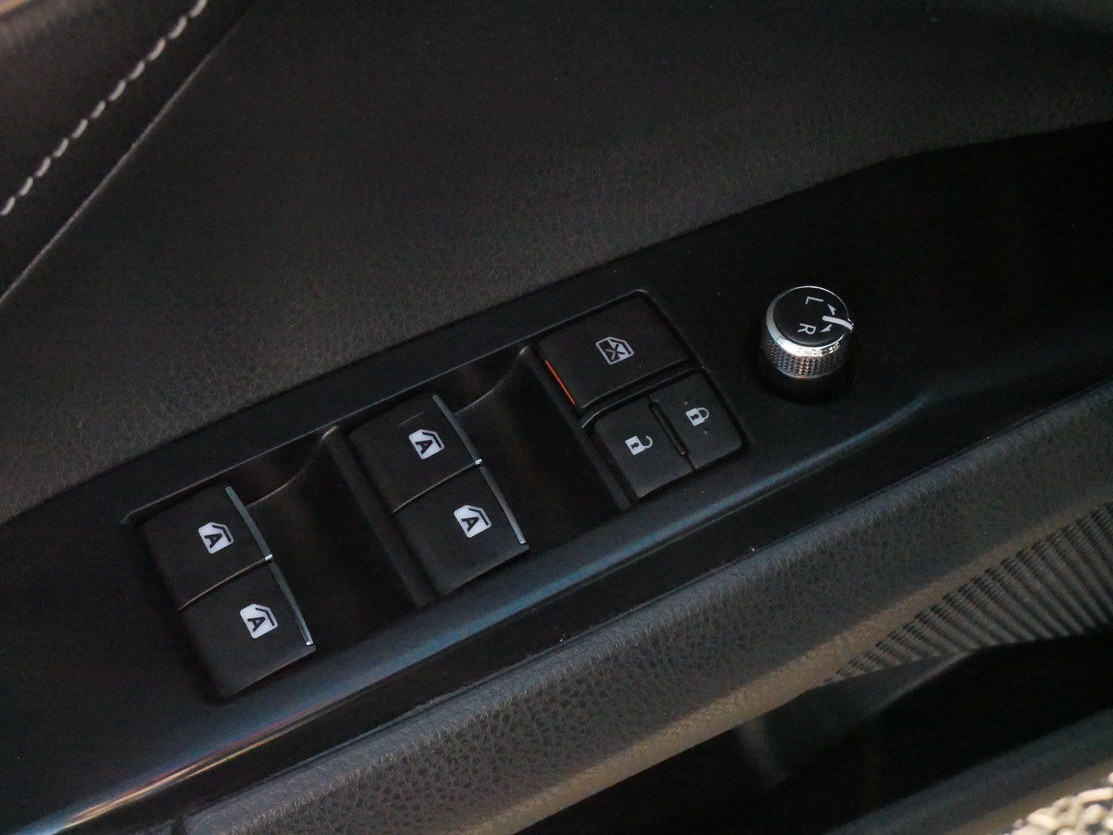 Used 2018 Toyota Camry XSE FWD image 19