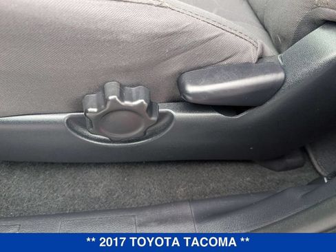 Used 2017 Toyota Tacoma TRD Off-Road AWD/4WD image 14