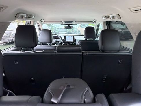 Certified 2024 Nissan Pathfinder SL FWD image 35