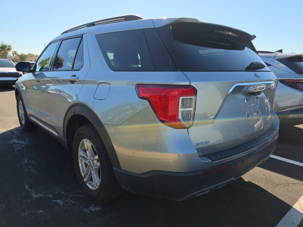 Used 2023 Ford Explorer XLT w/ Equipment Group 202A AWD/4WD image 15
