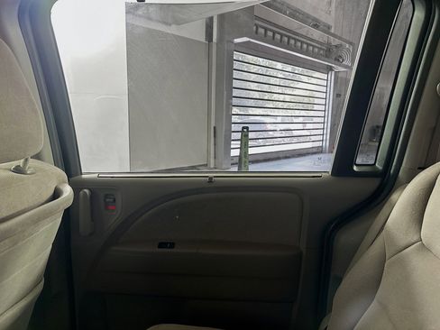 Used 2010 Honda Odyssey EX image 28