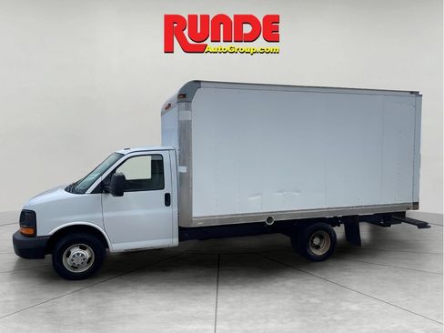 Used 2014 Chevrolet Express 3500 Extended RWD image 2