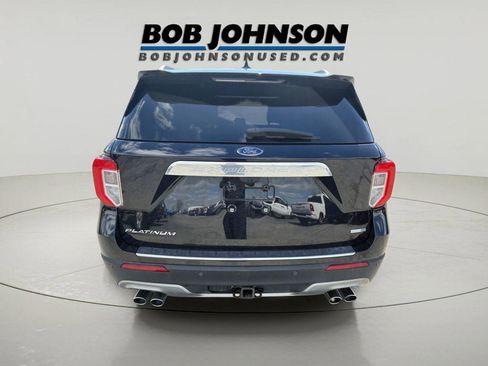 Used 2020 Ford Explorer Platinum w/ Premium Technology Package AWD/4WD image 4