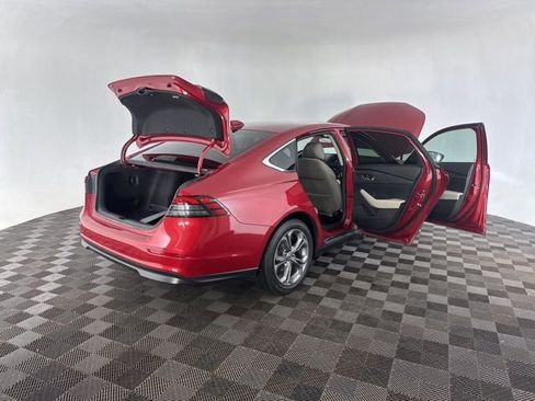Used 2023 Honda Accord EX image 19
