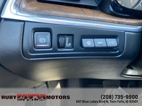 Used 2020 Cadillac XT5 Premium Luxury w/ Platinum Package AWD/4WD image 16