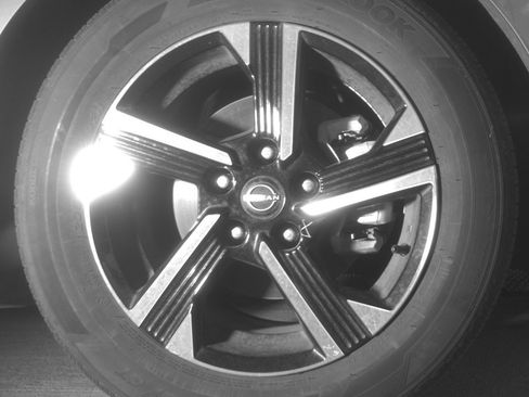 Used 2025 Nissan Sentra SV FWD image 13