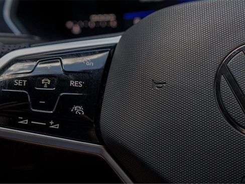 New 2024 Volkswagen Tiguan SE R-Line image 14