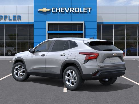 New 2026 Chevrolet Trax LS w/ LS Convenience Package FWD image 3