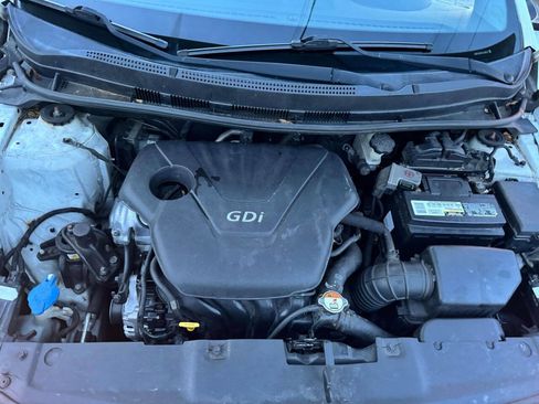 Used 2014 Hyundai Accent SE FWD image 24