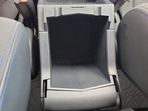 Used 2025 Subaru Forester Premium image 22