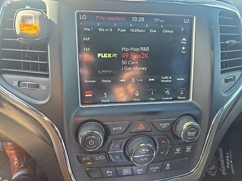 Used 2018 Jeep Grand Cherokee Altitude AWD/4WD image 13