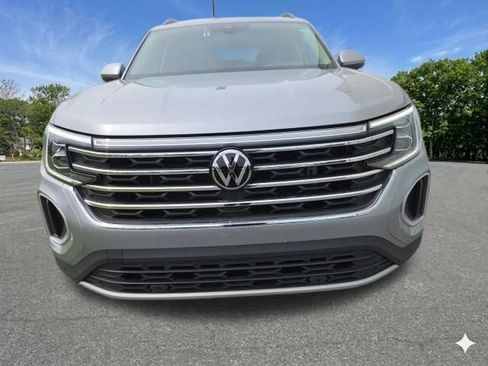 Used 2025 Volkswagen Atlas SE FWD image 3