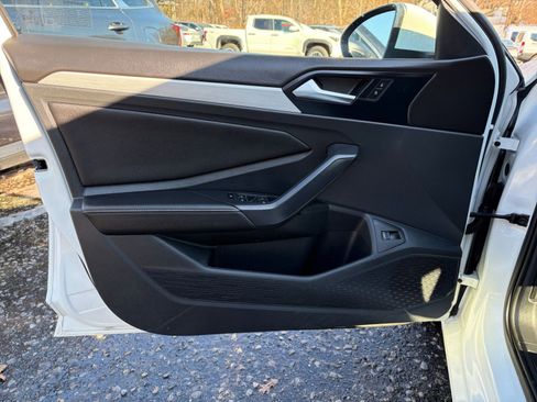 Used 2025 Volkswagen Jetta S image 20