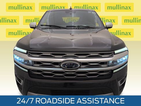 Used 2023 Ford Expedition Platinum image 14