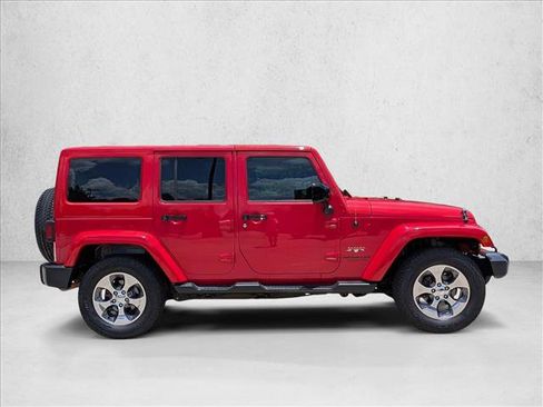 Used 2016 Jeep Wrangler Unlimited Sahara w/ Max Tow Package AWD/4WD image 4