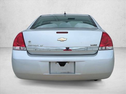 Used 2011 Chevrolet Impala LT FWD image 6