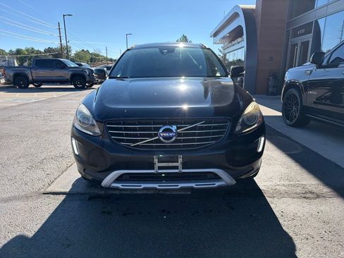 Used 2017 Volvo XC60 T5 Dynamic w/ Preferred Option Package AWD/4WD image 2
