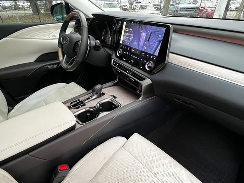 Used 2024 Lexus RX 350 image 49