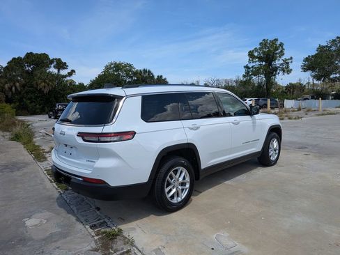 Used 2022 Jeep Grand Cherokee L Laredo w/ Luxury Tech Group I AWD/4WD image 9