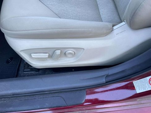 Used 2019 Toyota Camry LE image 28