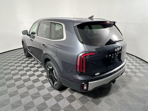 Certified 2024 Kia Telluride EX w/ EX Captain's Chair Package FWD image 5