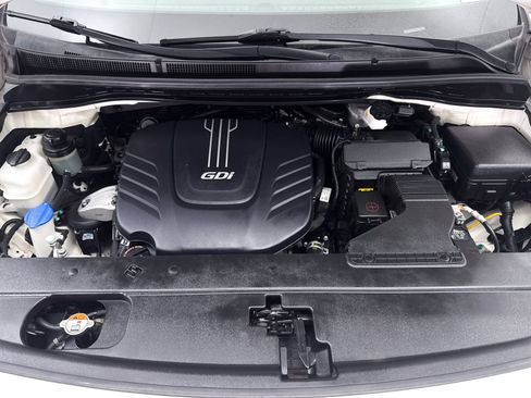 Used 2017 Kia Sedona LX FWD image 5