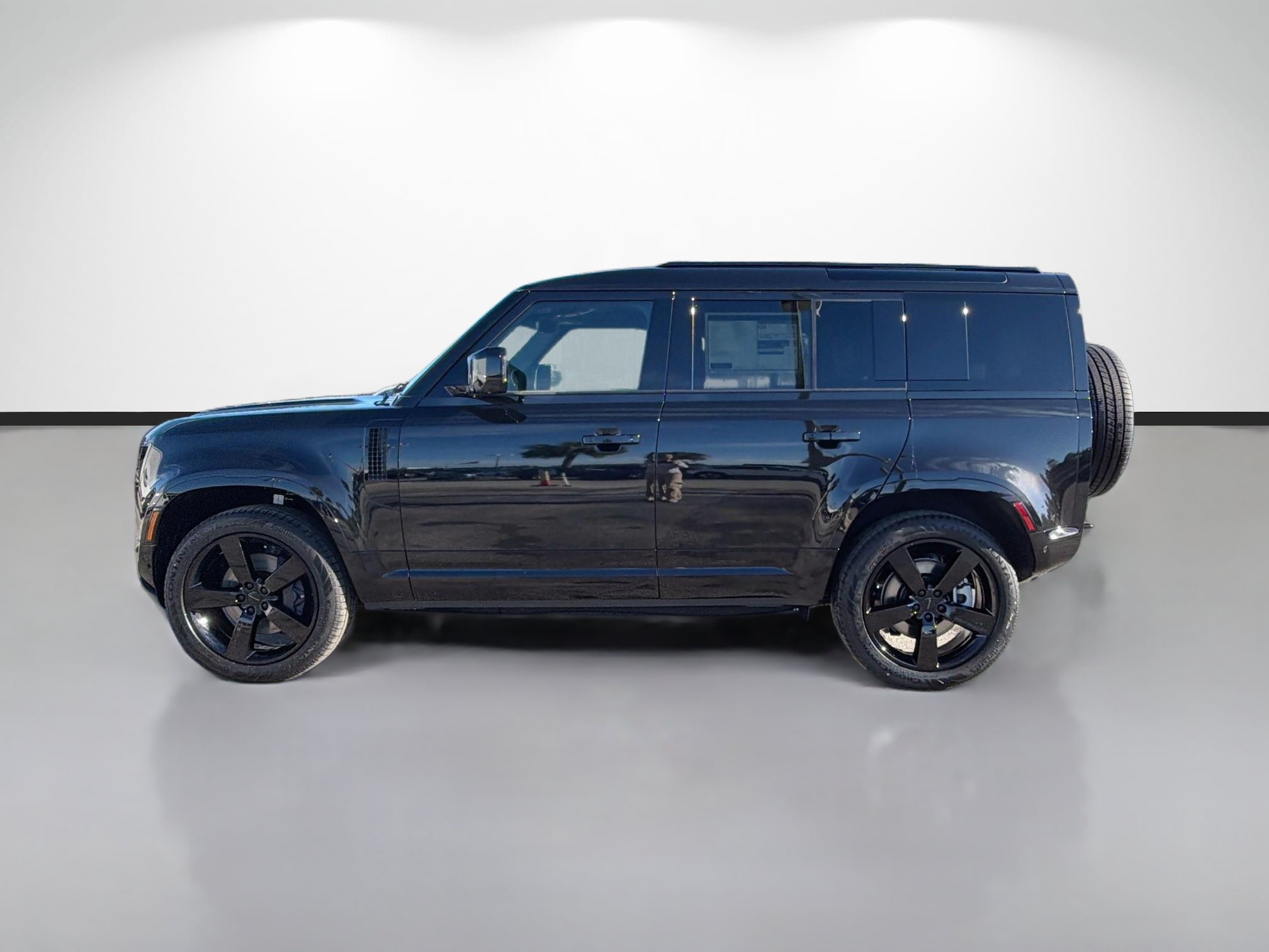 New 2026 Land Rover Defender 110 X-Dynamic SE AWD/4WD image 2