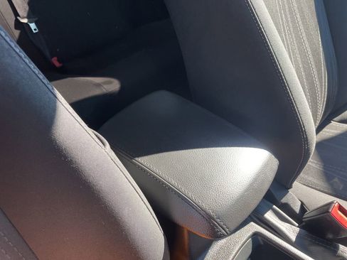 Used 2015 Ford Focus SE w/ SE Sport Package image 36