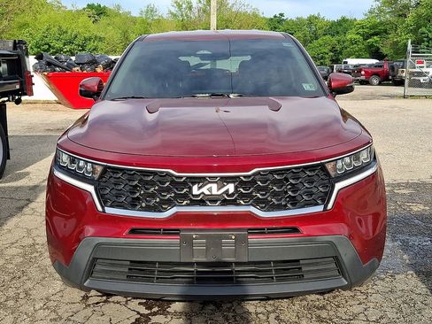 Used 2022 Kia Sorento LX FWD image 2