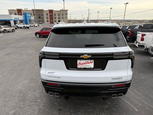 New 2026 Chevrolet Traverse High Country FWD image 7