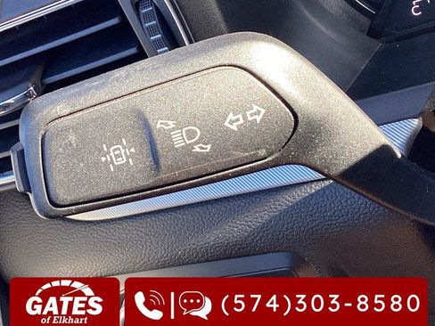 Used 2022 Ford Explorer XLT w/ Equipment Group 202A image 29