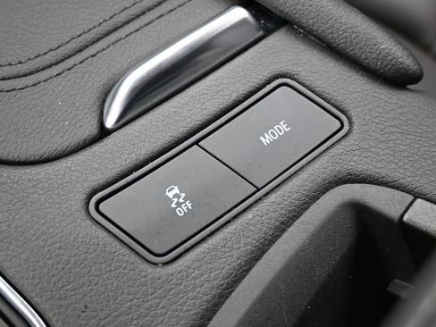 Used 2024 Cadillac XT6 Luxury image 29