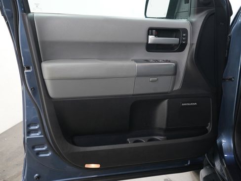 Used 2018 Toyota Sequoia Limited AWD/4WD image 23